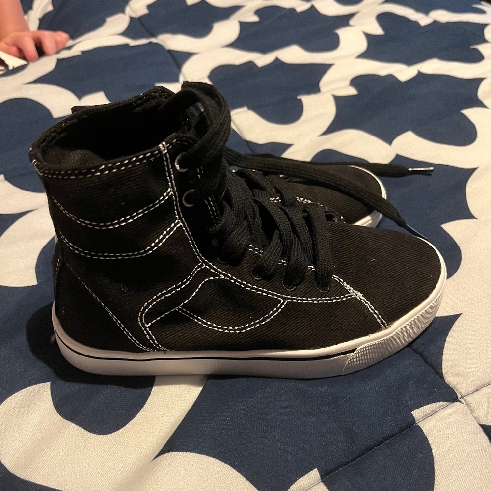 Pastry Casseta Canvas Dance Shoes